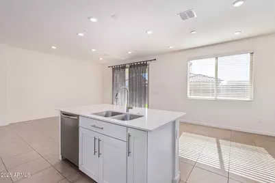 20357 W Hillcrest Boulevard, Buckeye, AZ 85396 - Photo 9