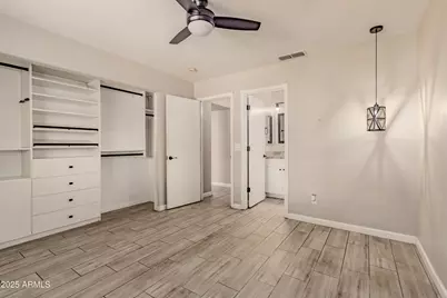 2112 E Robin Lane E, Phoenix, AZ 85024 - Photo 9