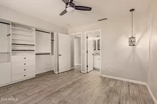 2112 E Robin Ln E, Phoenix, AZ 85024 - Photo 9