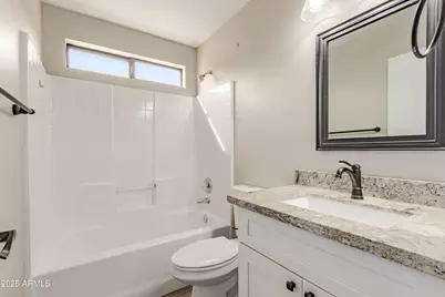 2112 E Robin Lane E, Phoenix, AZ 85024 - Photo 15