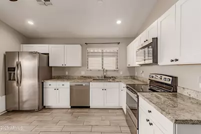 2112 E Robin Lane E, Phoenix, AZ 85024 - Photo 5