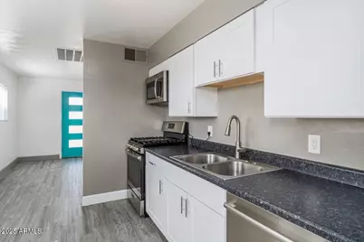 1322 W North Lane, Phoenix, AZ 85021 - Photo 9