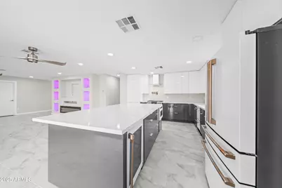 8202 E Whitton Avenue, Scottsdale, AZ 85251 - Photo 9