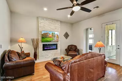 412 E Yearling Road, Phoenix, AZ 85085 - Photo 9
