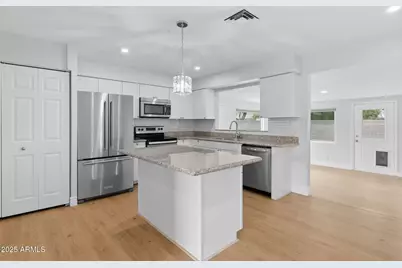 2030 W Portobello Avenue, Mesa, AZ 85202 - Photo 7