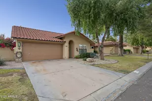12214 S Shoshoni Dr, Phoenix, AZ 85044 - Photo 3