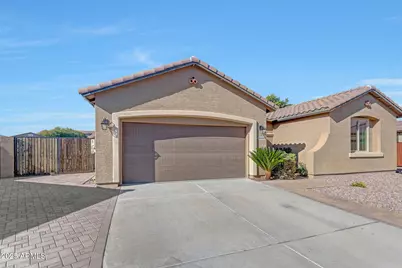 16040 W Desert Flower Drive, Goodyear, AZ 85395 - Photo 7