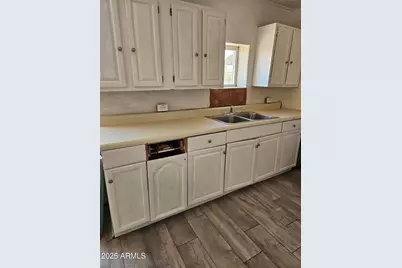 216 N Myers Boulevard, Eloy, AZ 85131 - Photo 1