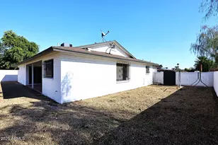 8002 N 106th Ave, Peoria, AZ 85345 - Photo 19