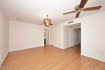 8002 N 106th Avenue, Peoria, AZ 85345 - Photo 11