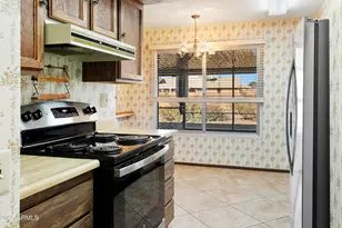 18806 N Zinnia Ct, Sun City West, AZ 85375 - Photo 11