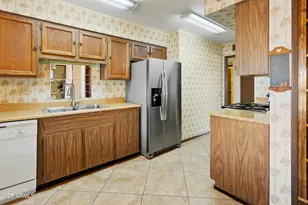 18806 N Zinnia Ct, Sun City West, AZ 85375 - Photo 13