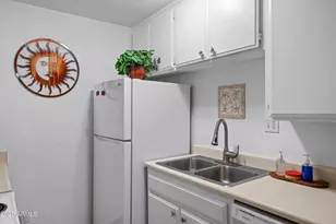 5525 E Thomas Rd, Phoenix, AZ 85018 - Photo 17