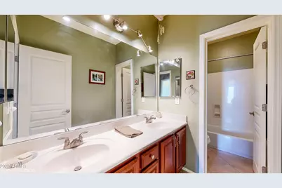 8812 S 10th Drive, Phoenix, AZ 85041 - Photo 23