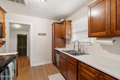 5540 W Northview Avenue, Glendale, AZ 85301 - Photo 3