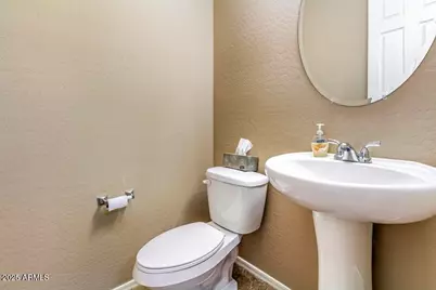 16093 W Almeria Road, Goodyear, AZ 85395 - Photo 33