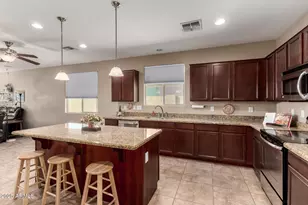 16093 W Almeria Rd, Goodyear, AZ 85395 - Photo 9