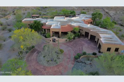 8903 N Arroya Grande Drive, Phoenix, AZ 85028 - Photo 1