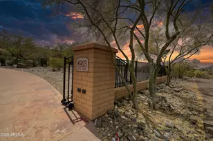 8903 N Arroya Grande Dr, Phoenix, AZ 85028 - Photo 1