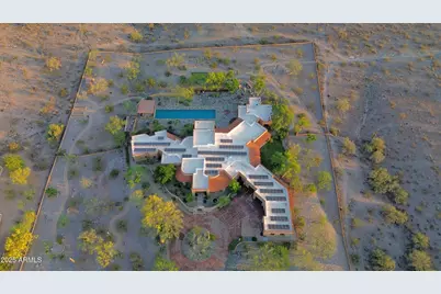 8903 N Arroya Grande Drive, Phoenix, AZ 85028 - Photo 1