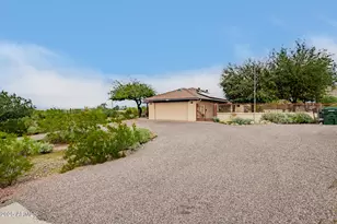 2535 W Sunrise Dr, Phoenix, AZ 85041 - Photo 29