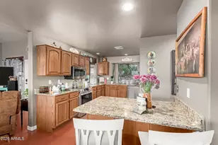 2535 W Sunrise Dr, Phoenix, AZ 85041 - Photo 9