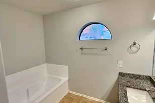 646 N Cobblestone St, Gilbert, AZ 85234 - Photo 29