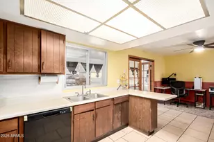 2127 E Ellis Dr, Tempe, AZ 85282 - Photo 9