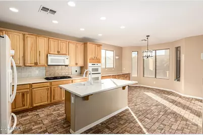 18082 N 167th Drive, Surprise, AZ 85374 - Photo 9