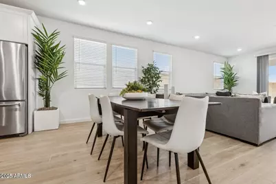 2324 W Moody Trail, Phoenix, AZ 85041 - Photo 11