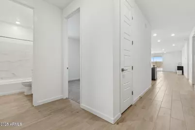 2324 W Moody Trail, Phoenix, AZ 85041 - Photo 5