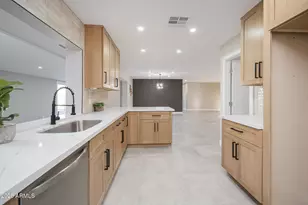 3836 W Desert Cove Ave, Phoenix, AZ 85029 - Photo 11