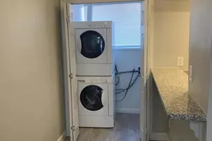 461 W Holmes Ave, Mesa, AZ 85210 - Photo 7