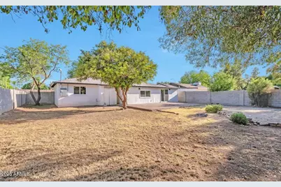 346 E Broadway Lane, Tempe, AZ 85282 - Photo 15