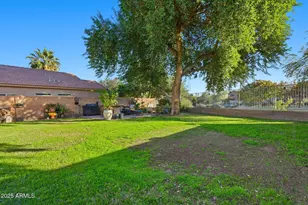 15335 W Maui Ln, Surprise, AZ 85379 - Photo 19