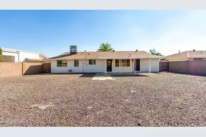 10724 W Camelot Circle, Sun City, AZ 85351 - Photo 21