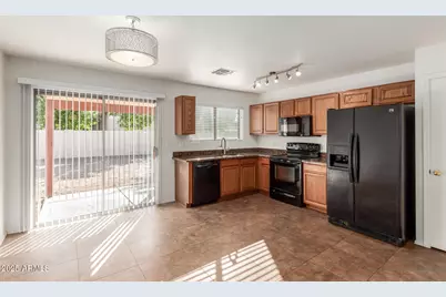 10537 W Donald Drive, Peoria, AZ 85383 - Photo 9