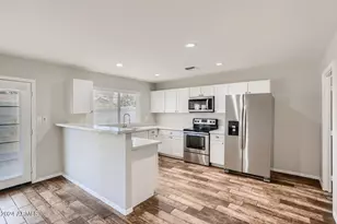 10817 N 46th Ave, Glendale, AZ 85304 - Photo 5