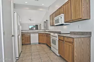 10809 W Cambridge Ave, Avondale, AZ 85392 - Photo 11