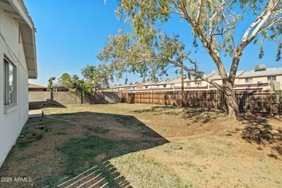 2346 E Shaw Butte Drive, Phoenix, AZ 85028 - Photo 33