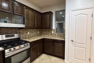 9242 W Meadow Dr, Peoria, AZ 85382 - Photo 7