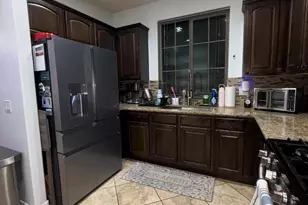 9242 W Meadow Dr, Peoria, AZ 85382 - Photo 11