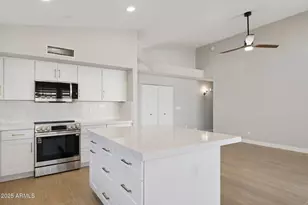 4426 E Thistle Landing Dr, Phoenix, AZ 85044 - Photo 13