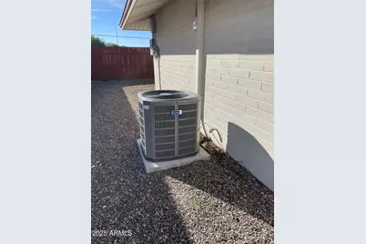 10201 W Caron Drive, Sun City, AZ 85351 - Photo 17