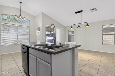 25792 W Kendall Street, Buckeye, AZ 85326 - Photo 9