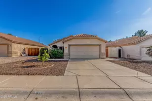 215 N Tiago Dr, Gilbert, AZ 85233 - Photo 1