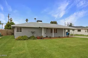 7022 North 11th St, Phoenix, AZ 85020 - Photo 1