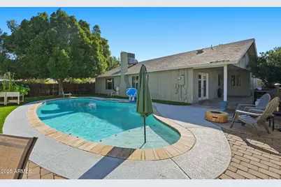 4128 W Gelding Drive, Phoenix, AZ 85053 - Photo 7