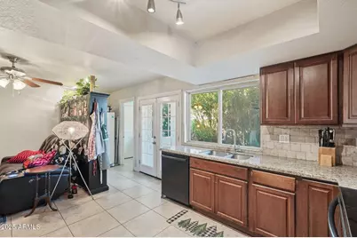 4128 W Gelding Drive, Phoenix, AZ 85053 - Photo 15