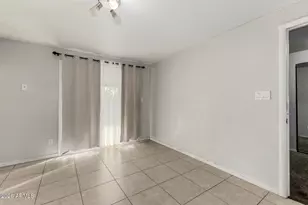 7127 W Holly St, Phoenix, AZ 85035 - Photo 9